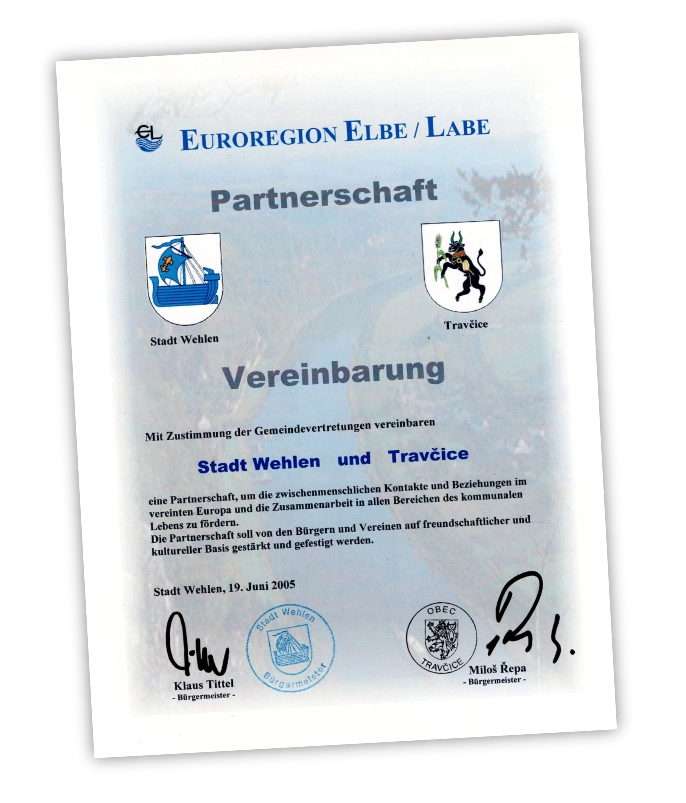 Das Dokument der Vereinbarung zwischen Wehlen und Travcice mit Wappen, Stempeln und Unterschriften.